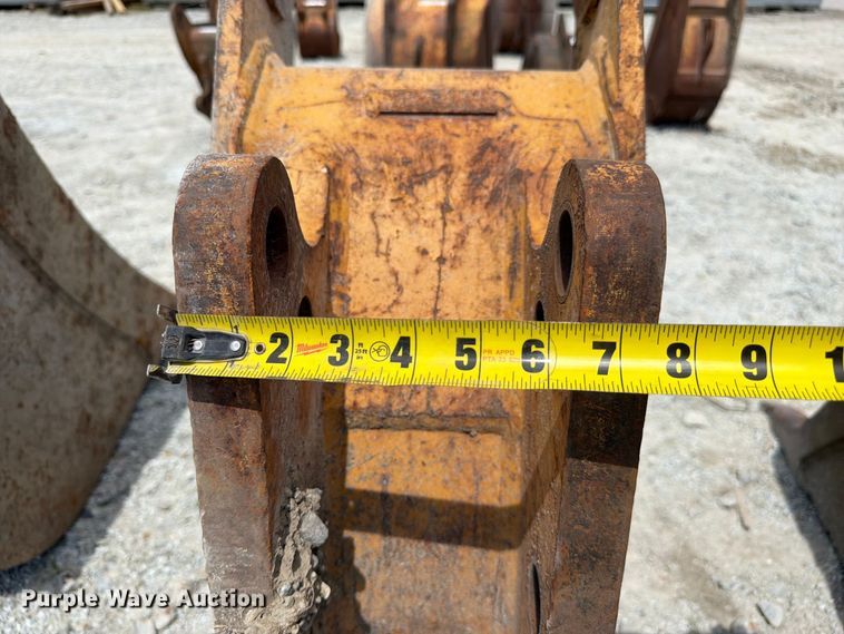 image for item FC3316 Buckets and Forks