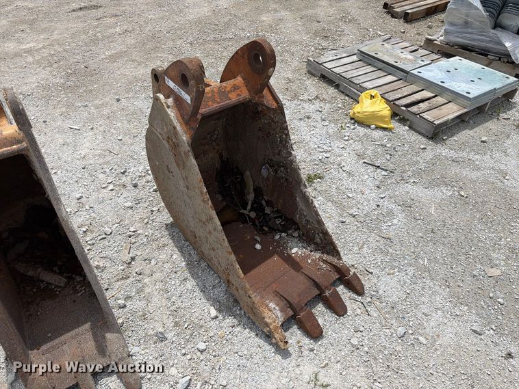 image for item FC3316 Buckets and Forks