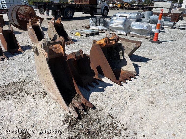 image for item FC3317 (3) excavator buckets