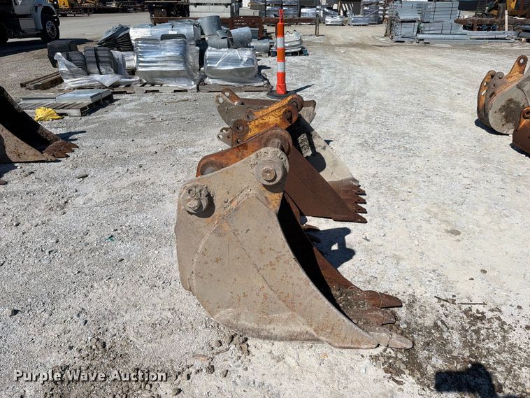 image for item FC3317 (3) excavator buckets
