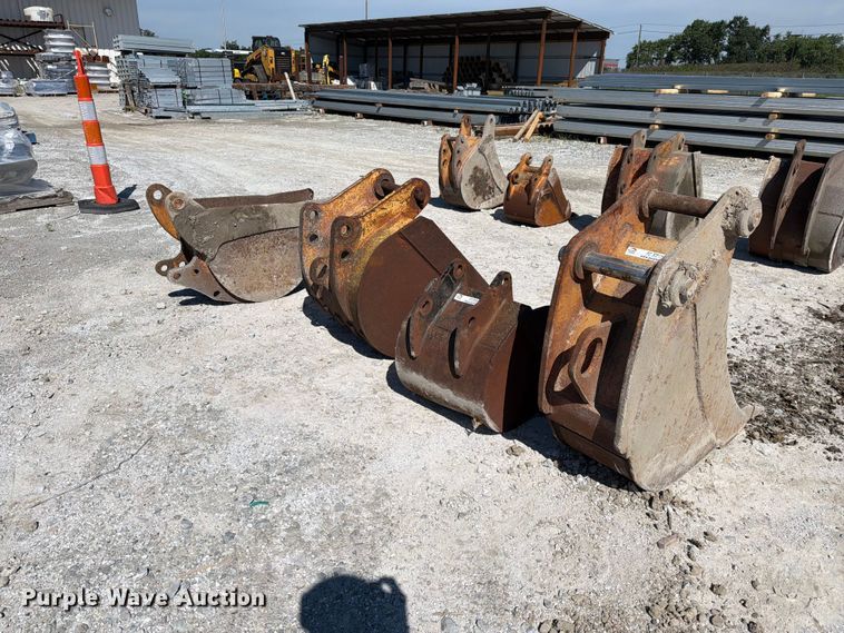 image for item FC3317 (3) excavator buckets