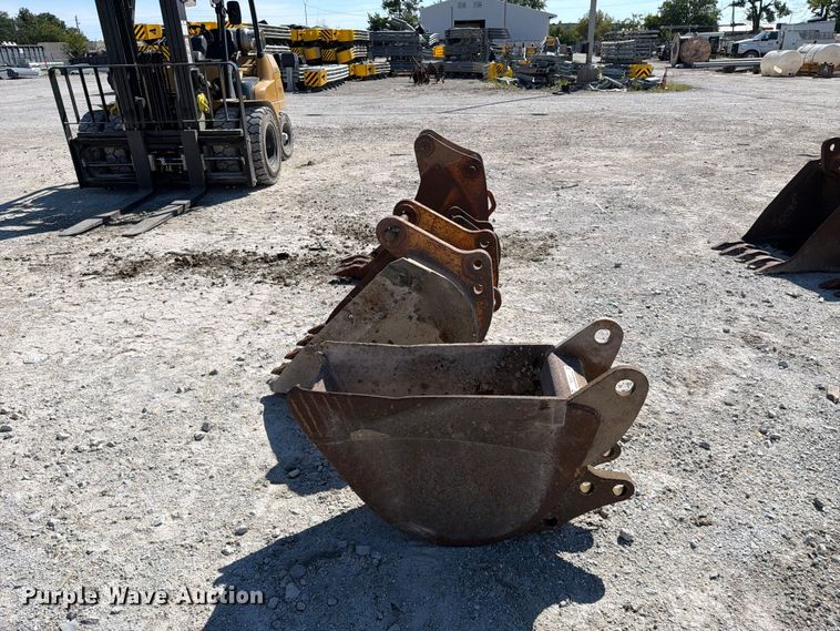 image for item FC3317 (3) excavator buckets