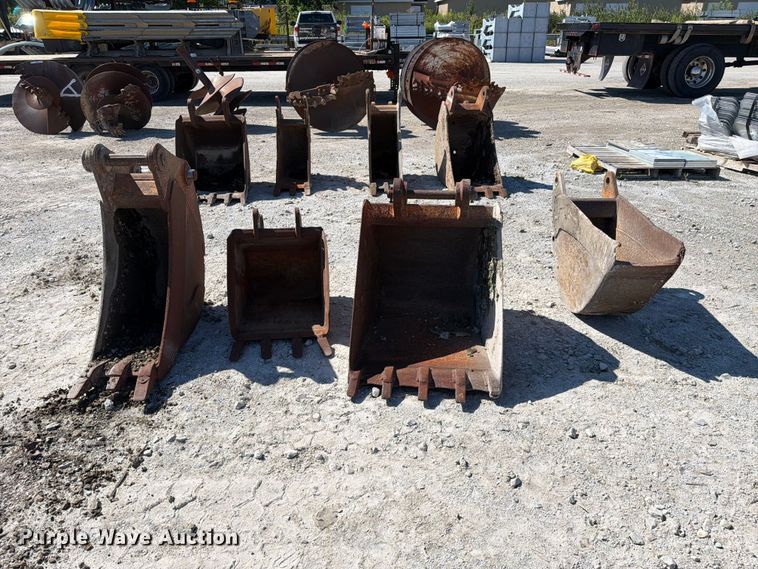 image for item FC3317 (3) excavator buckets