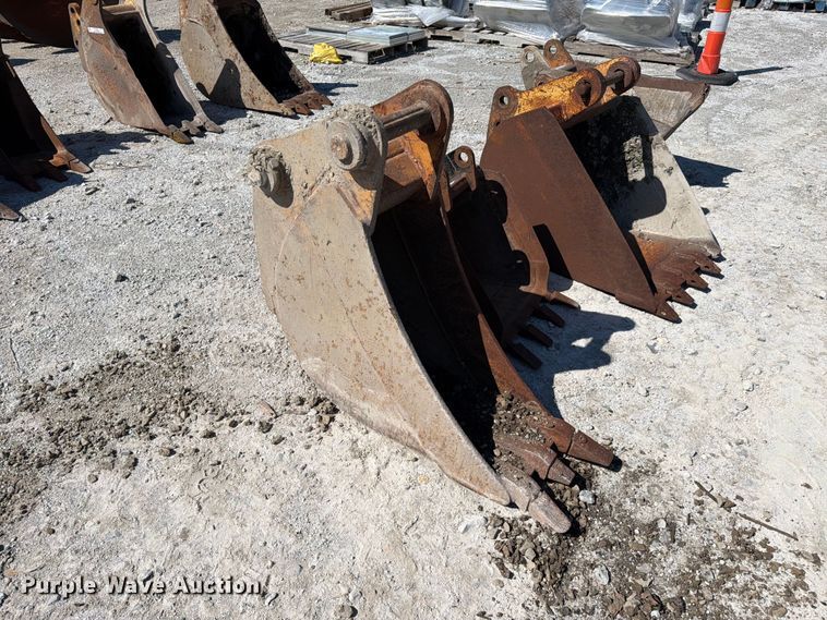 image for item FC3317 (3) excavator buckets