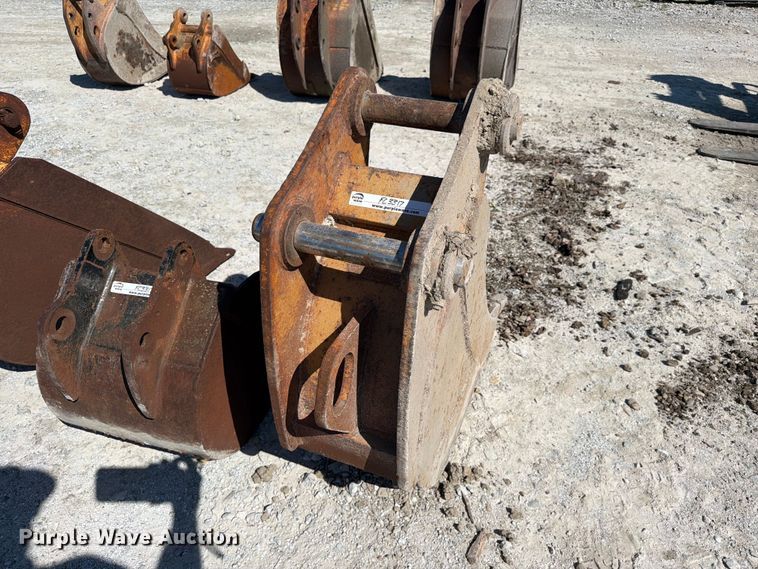 image for item FC3317 (3) excavator buckets