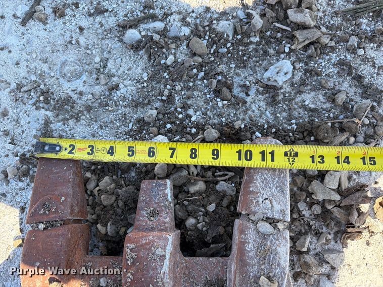 image for item FC3317 (3) excavator buckets
