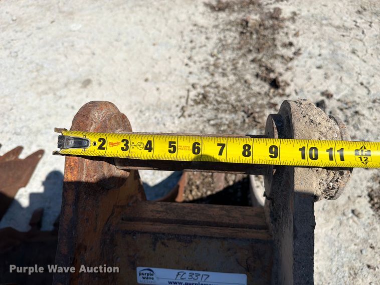 image for item FC3317 (3) excavator buckets