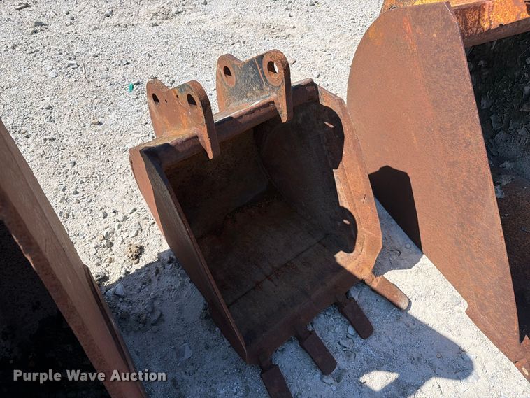 image for item FC3317 (3) excavator buckets