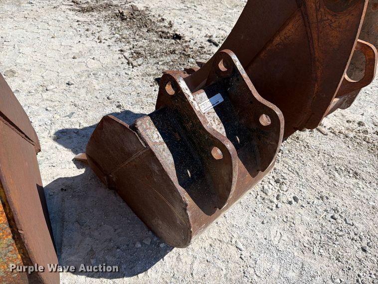 image for item FC3317 (3) excavator buckets