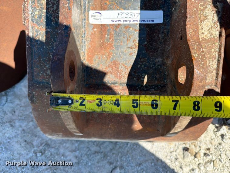 image for item FC3317 (3) excavator buckets