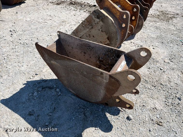 image for item FC3317 (3) excavator buckets