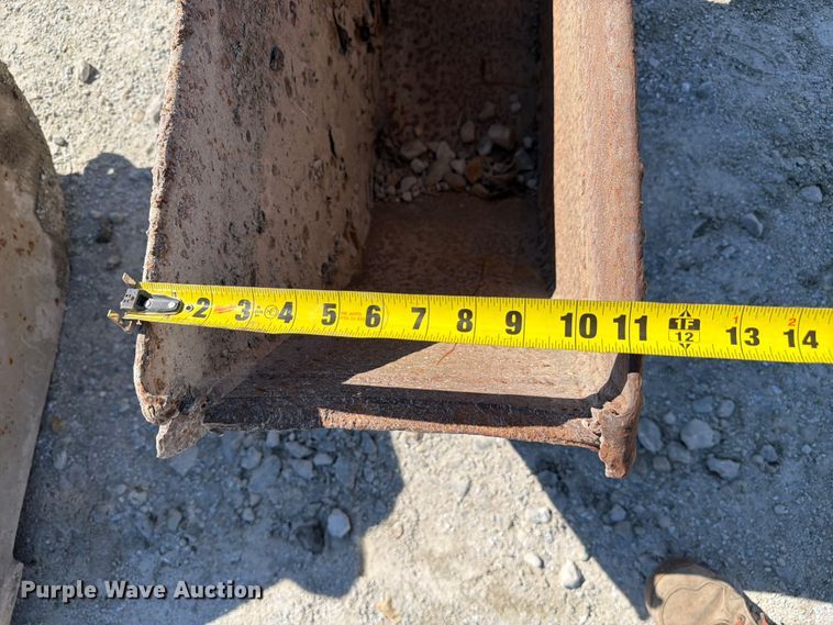 image for item FC3317 (3) excavator buckets