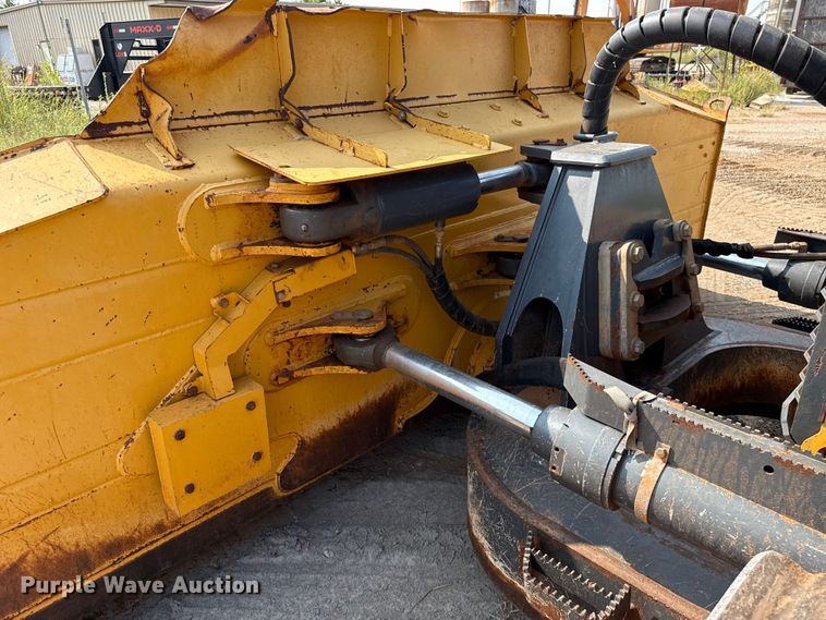 image for item FC4092 2017 John Deere 850K LGP dozer