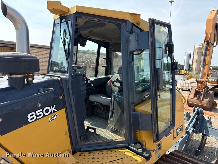 image for item FC4092 2017 John Deere 850K LGP dozer