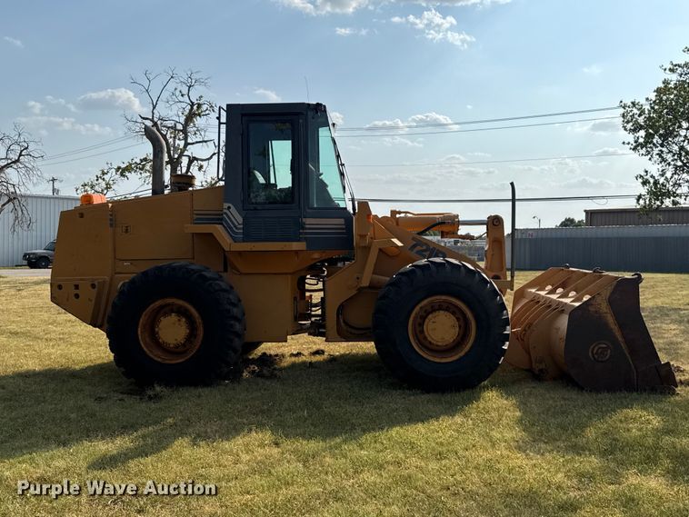 image for item FC4114 1995 Case 721B wheel loader