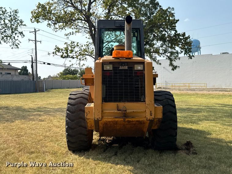 image for item FC4114 1995 Case 721B wheel loader