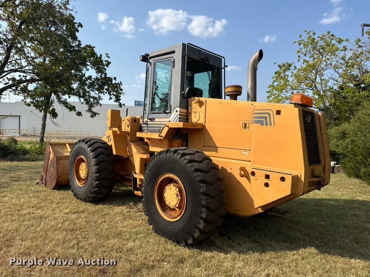 image for item FC4114 1995 Case 721B wheel loader