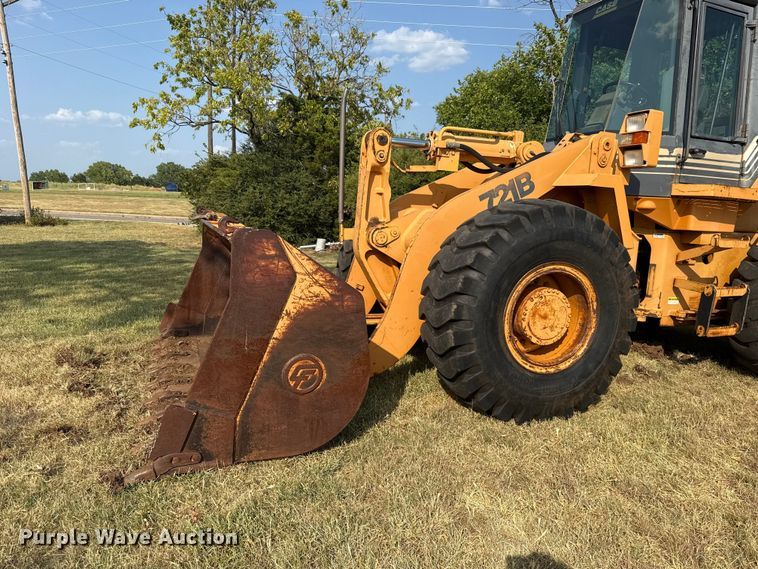 image for item FC4114 1995 Case 721B wheel loader