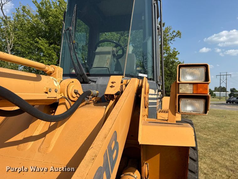 image for item FC4114 1995 Case 721B wheel loader