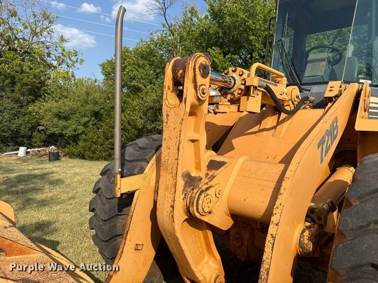 image for item FC4114 1995 Case 721B wheel loader