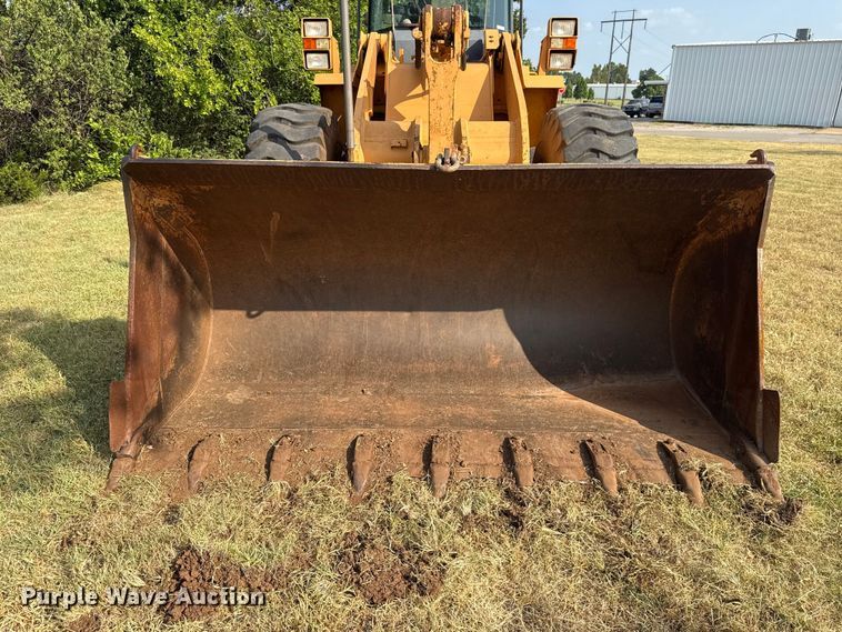 image for item FC4114 1995 Case 721B wheel loader