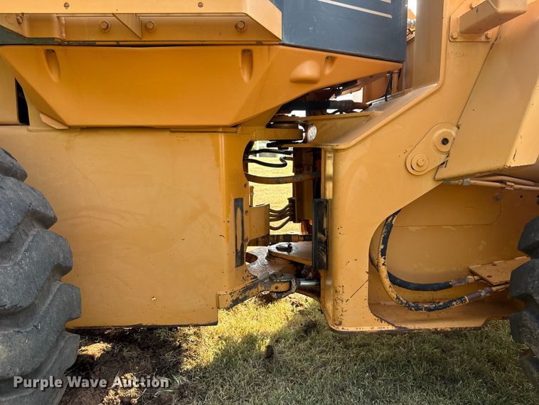 image for item FC4114 1995 Case 721B wheel loader