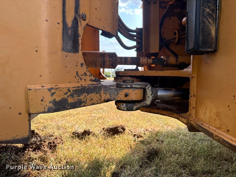 image for item FC4114 1995 Case 721B wheel loader