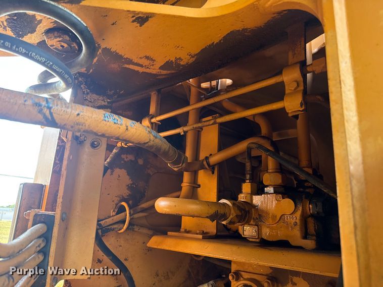 image for item FC4114 1995 Case 721B wheel loader