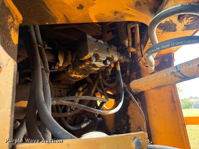 image for item FC4114 1995 Case 721B wheel loader