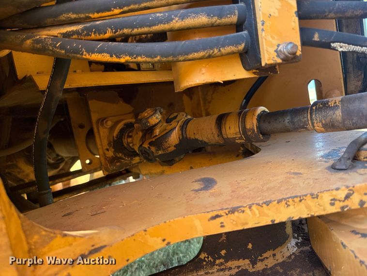 image for item FC4114 1995 Case 721B wheel loader
