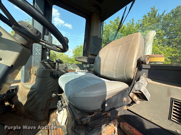 image for item FC4114 1995 Case 721B wheel loader