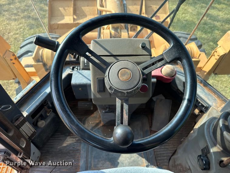 image for item FC4114 1995 Case 721B wheel loader