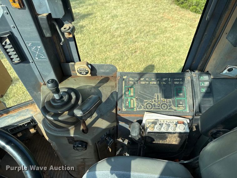 image for item FC4114 1995 Case 721B wheel loader