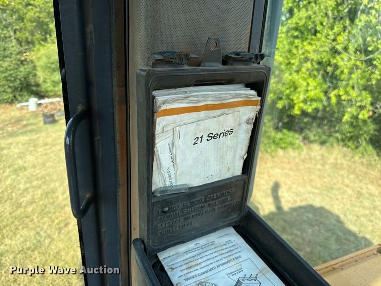 image for item FC4114 1995 Case 721B wheel loader