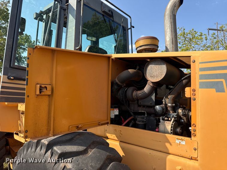 image for item FC4114 1995 Case 721B wheel loader