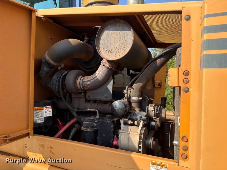 image for item FC4114 1995 Case 721B wheel loader