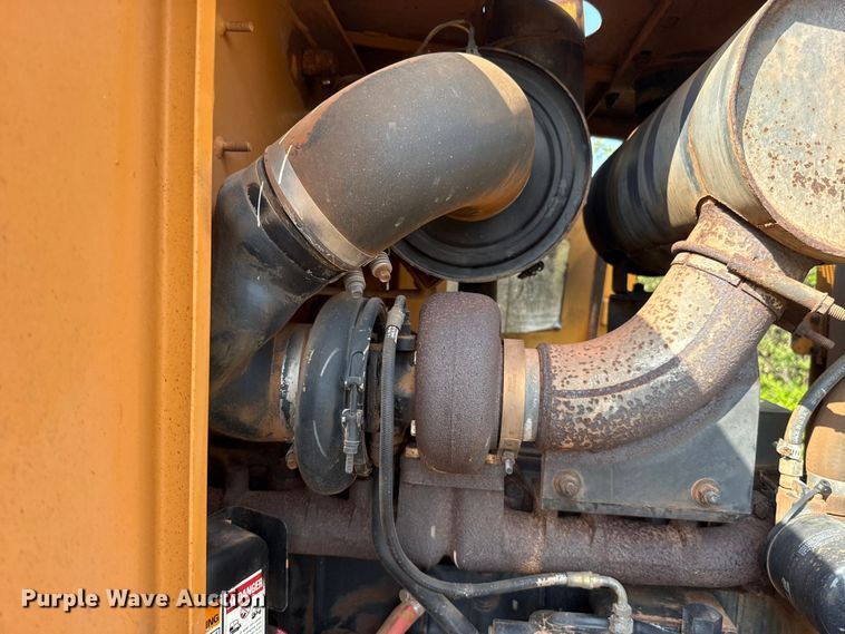 image for item FC4114 1995 Case 721B wheel loader