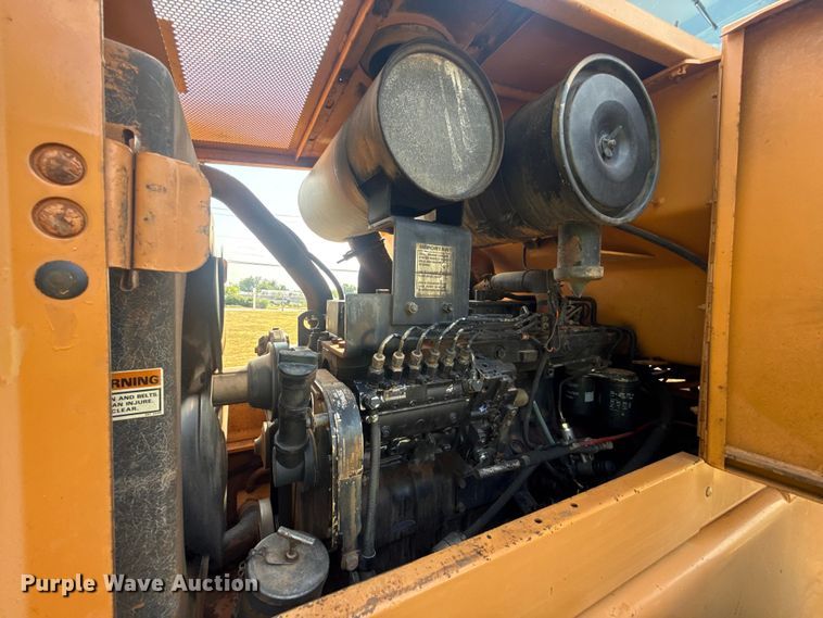 image for item FC4114 1995 Case 721B wheel loader