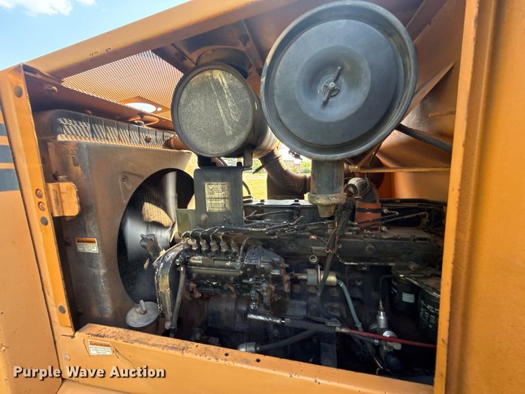 image for item FC4114 1995 Case 721B wheel loader