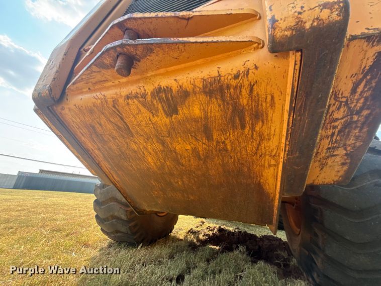 image for item FC4114 1995 Case 721B wheel loader