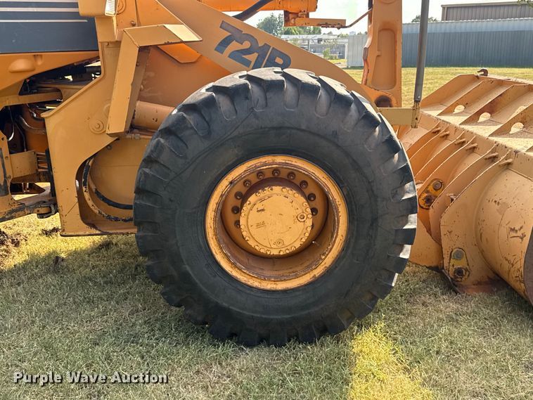 image for item FC4114 1995 Case 721B wheel loader