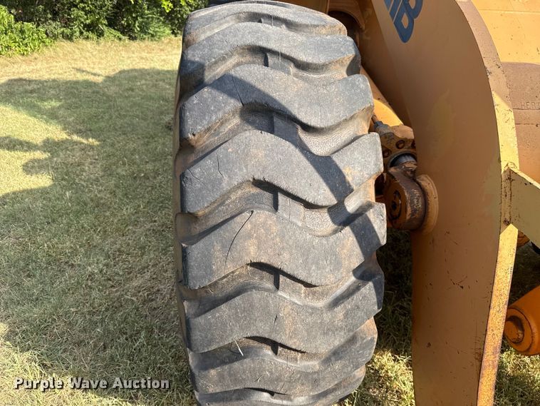 image for item FC4114 1995 Case 721B wheel loader