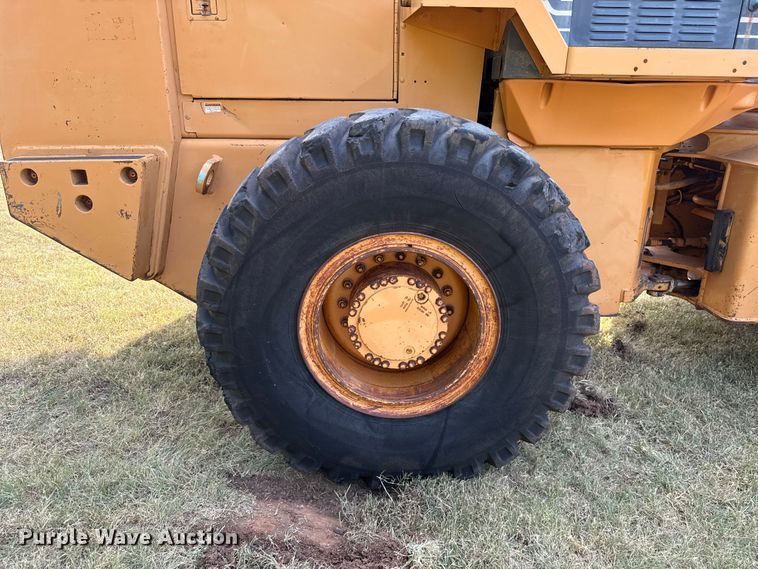 image for item FC4114 1995 Case 721B wheel loader