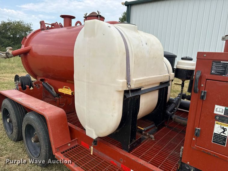 image for item FC4123 2003 Ditch Witch FX30 vacuum excavator