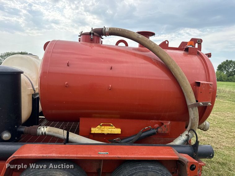 image for item FC4123 2003 Ditch Witch FX30 vacuum excavator