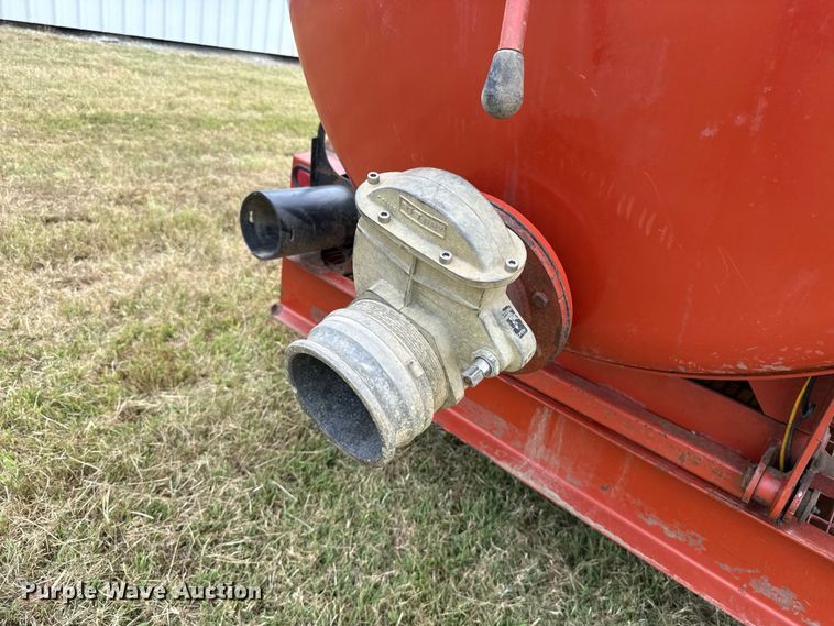 image for item FC4123 2003 Ditch Witch FX30 vacuum excavator