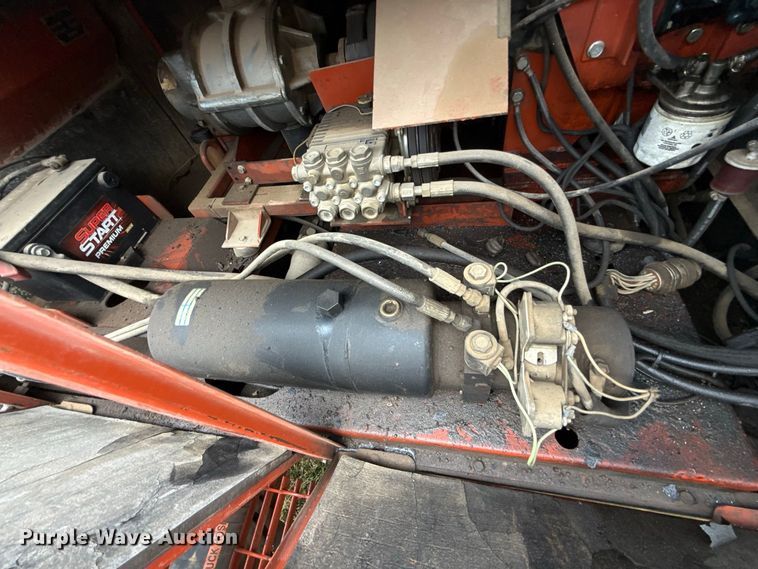image for item FC4123 2003 Ditch Witch FX30 vacuum excavator