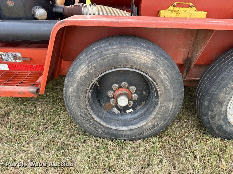 image for item FC4123 2003 Ditch Witch FX30 vacuum excavator