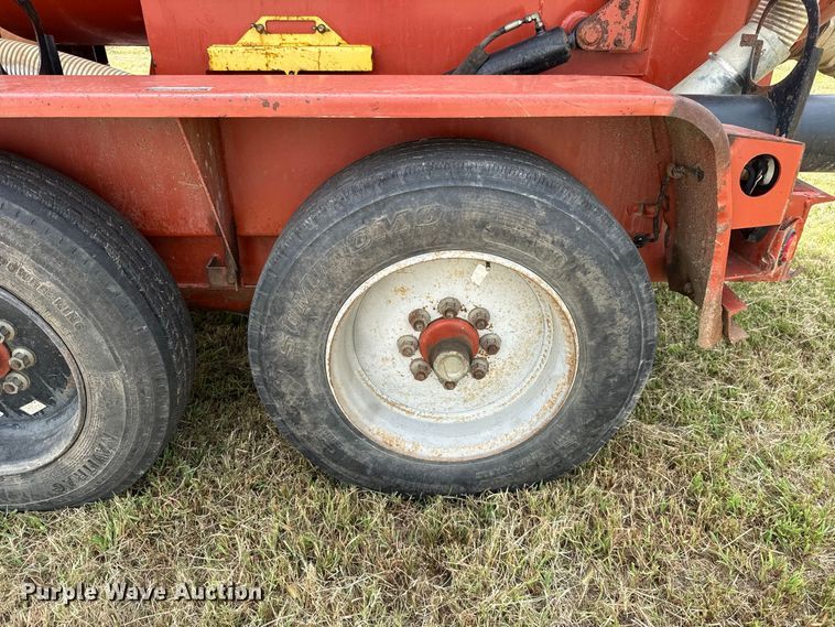 image for item FC4123 2003 Ditch Witch FX30 vacuum excavator