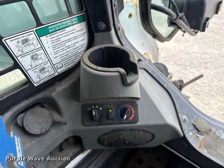 image for item FC4140 2015 Bobcat S570 skid steer loader
